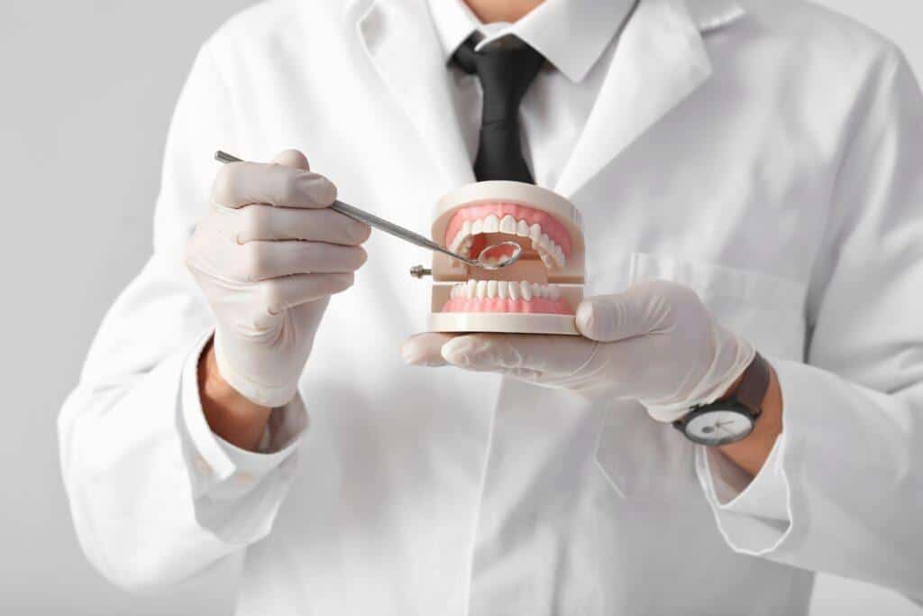 disci-fiyatlari-2025-guncel-dis-muayene-ucreti-3-IDl118WO Dişçi Fiyatları 2025 (Güncel Diş Muayene Ücreti)